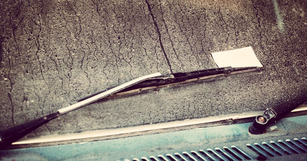 Cracked Windscreen in Cameroon: Repair the Chip or Replace the Glass?
